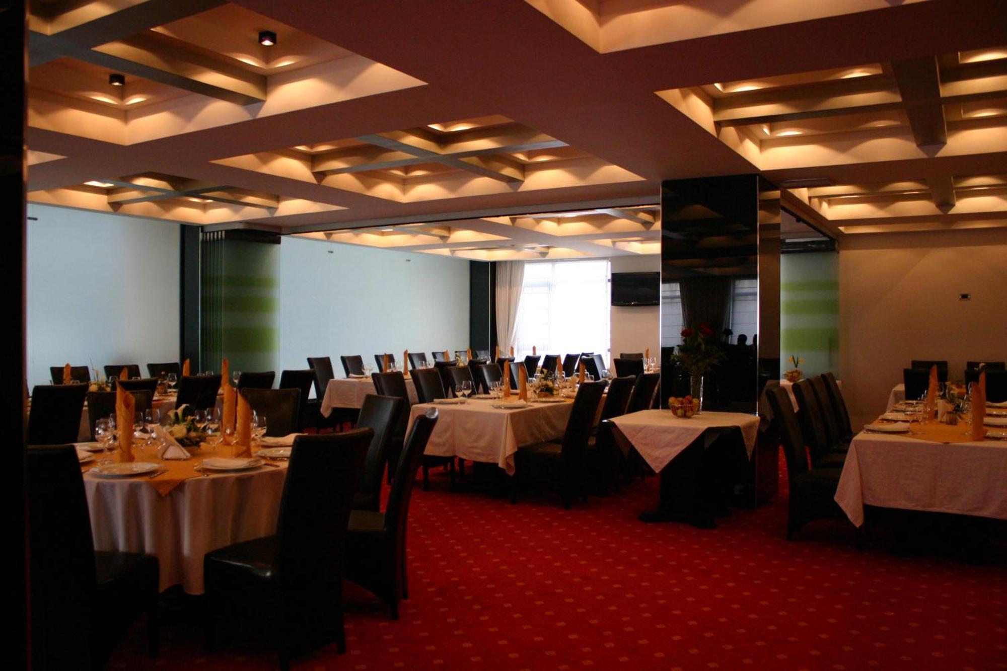 Hotel EMD Bacău Buitenkant foto