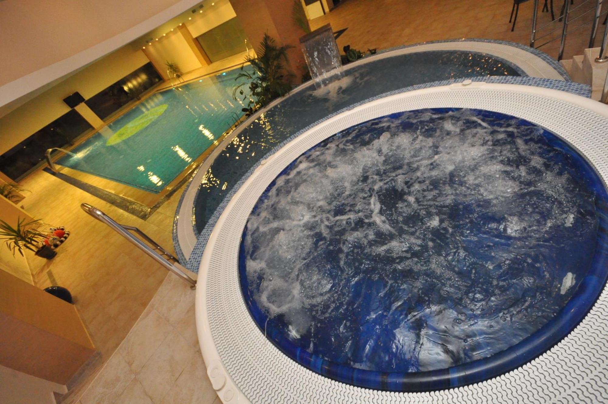 Hotel EMD Bacău Buitenkant foto