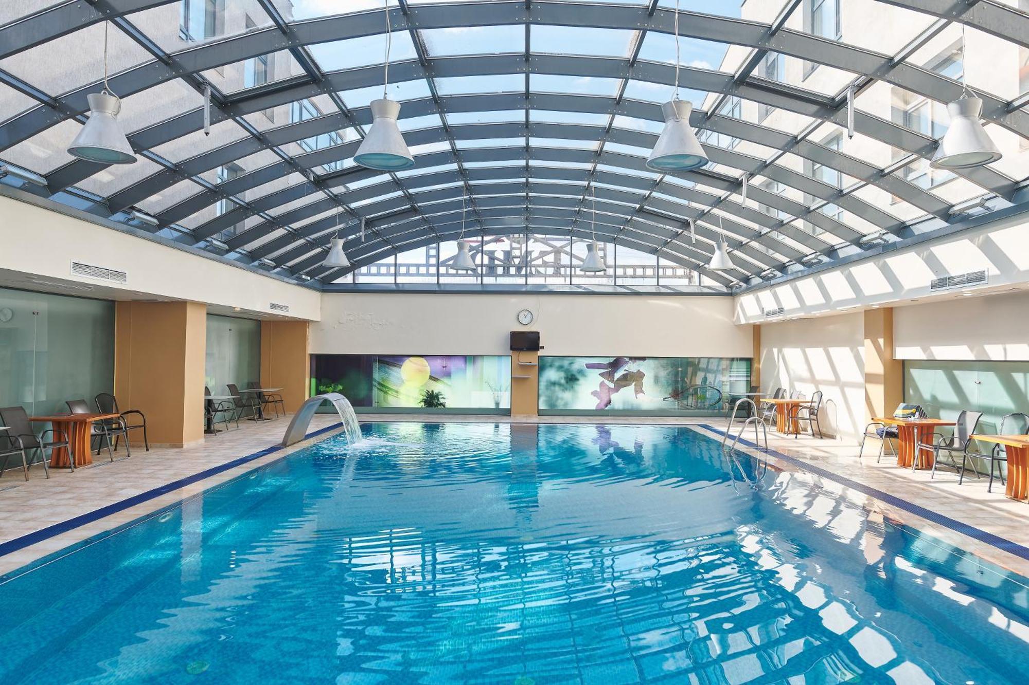 Hotel EMD Bacău Buitenkant foto