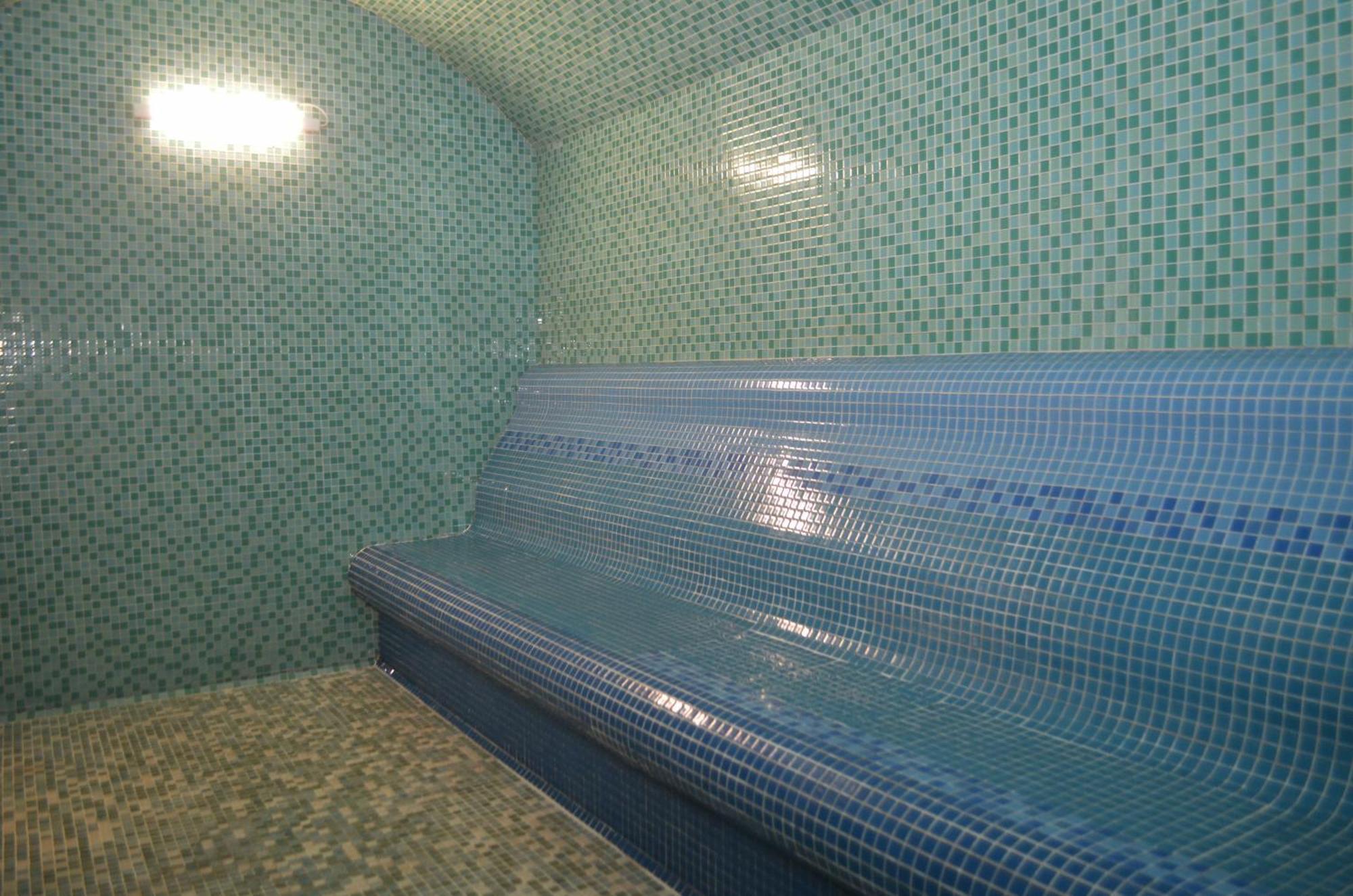 Hotel EMD Bacău Buitenkant foto