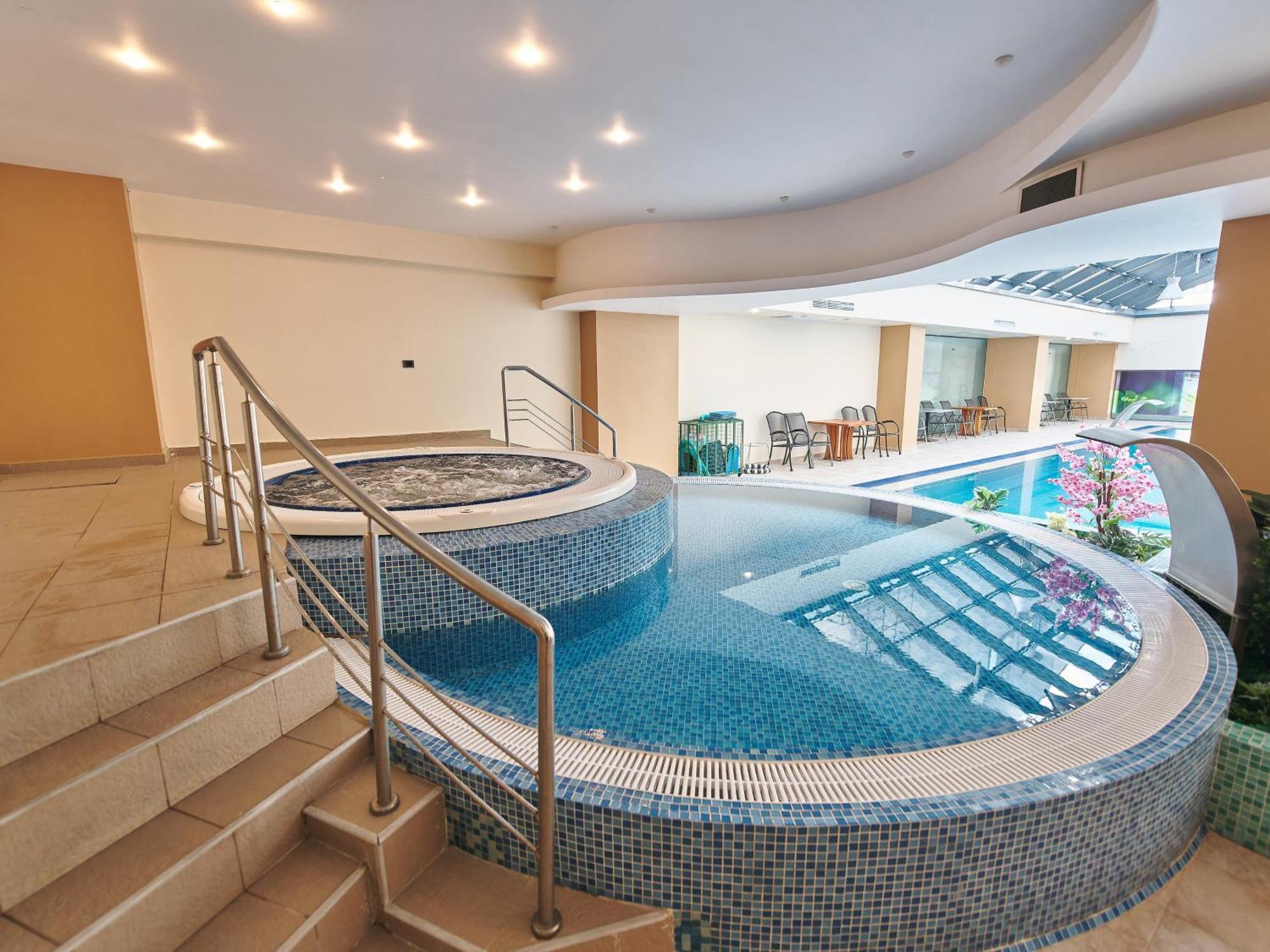 Hotel EMD Bacău Buitenkant foto