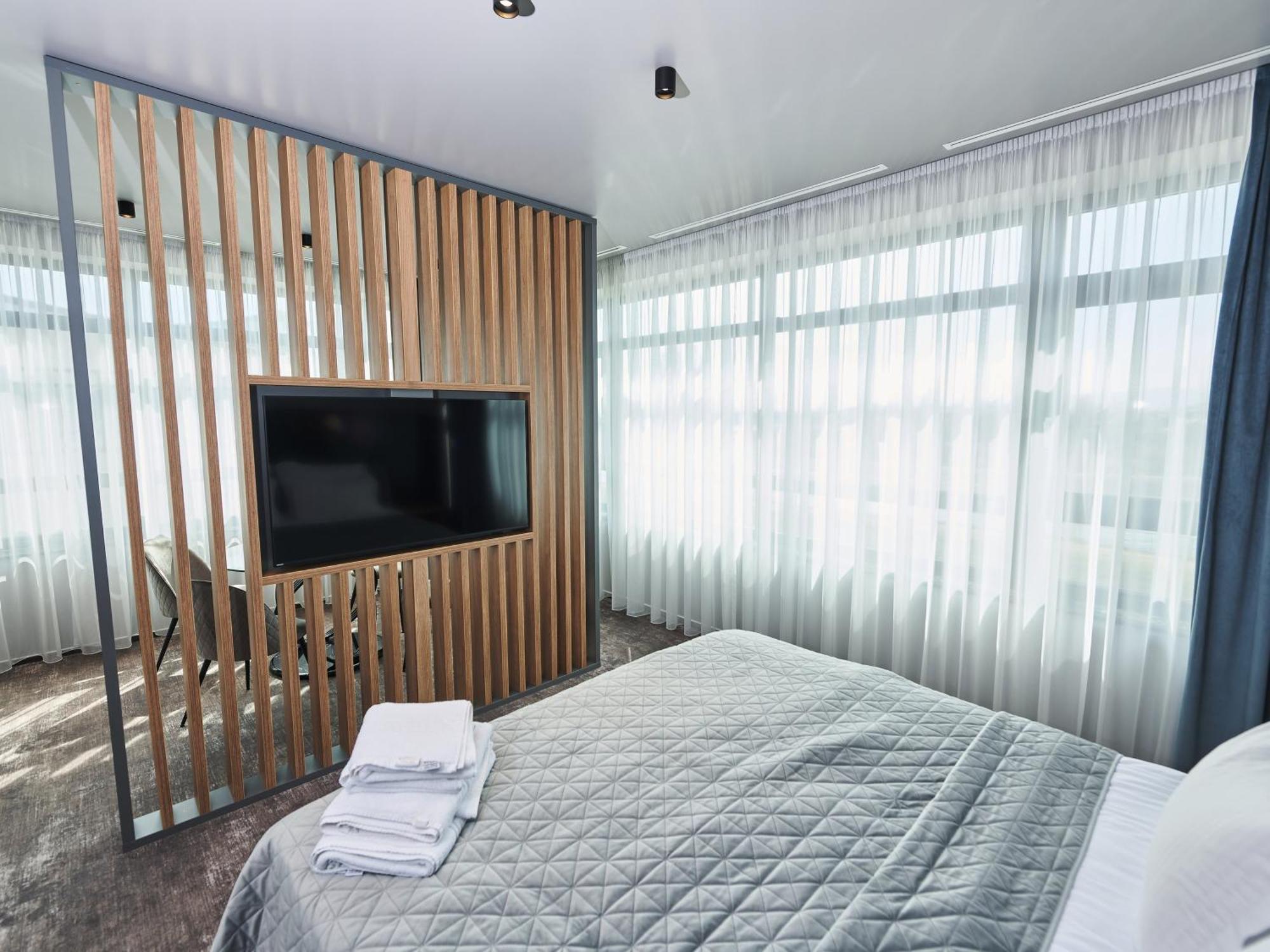 Hotel EMD Bacău Buitenkant foto