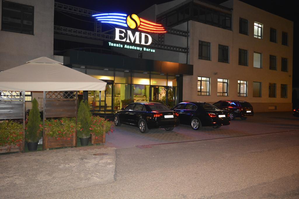 Hotel EMD Bacău Buitenkant foto