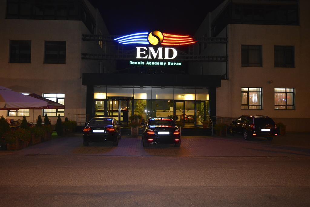 Hotel EMD Bacău Buitenkant foto