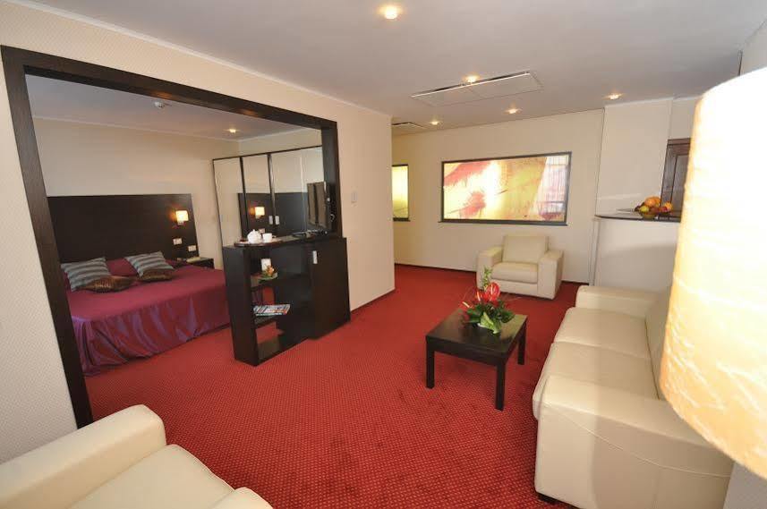 Hotel EMD Bacău Buitenkant foto