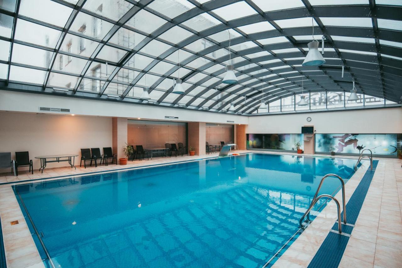 Hotel EMD Bacău Buitenkant foto
